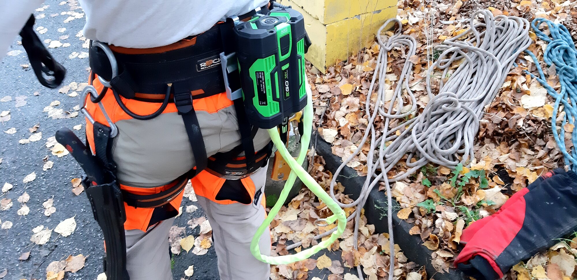 Opaskový nosič baterií ABH3000