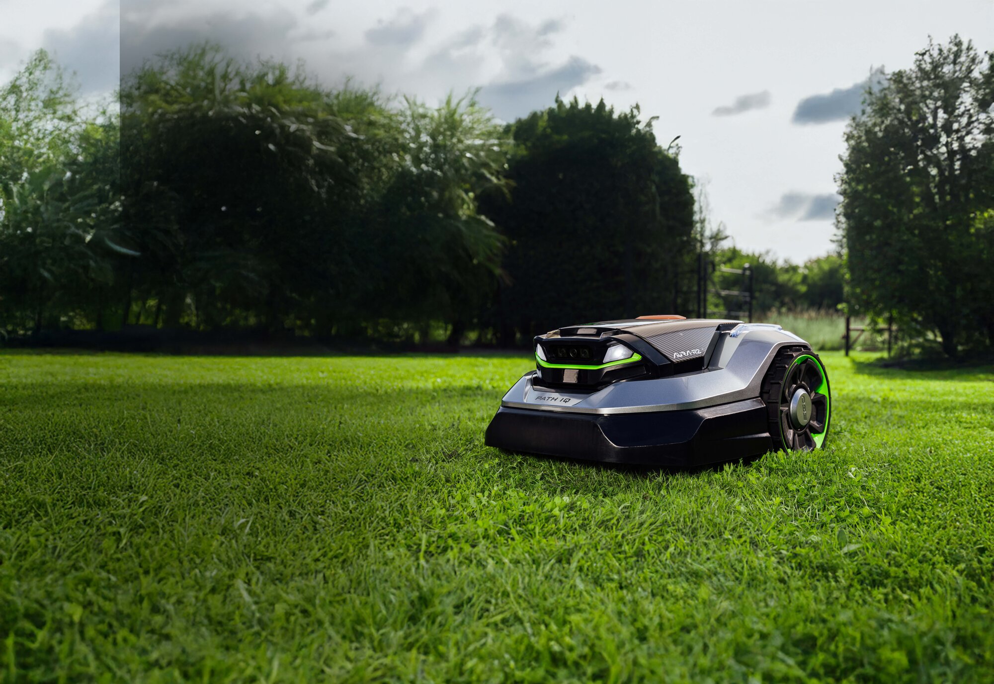 Robotická sekačka AURA R2 - RMR 6000E — fotografie 2